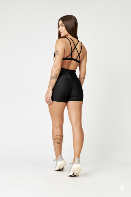 Short Avery Preto